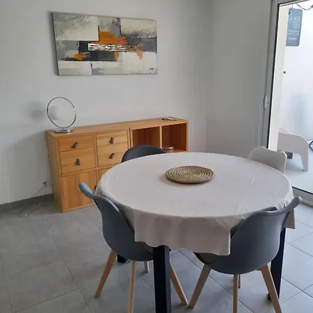 Maison Contemporaine Avec Piscine Proche Holiday home Baillargues