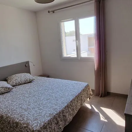 Maison Contemporaine Avec Piscine Proche Holiday home *