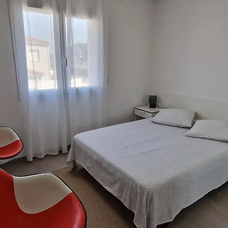 Holiday home Maison Contemporaine Avec Piscine Proche