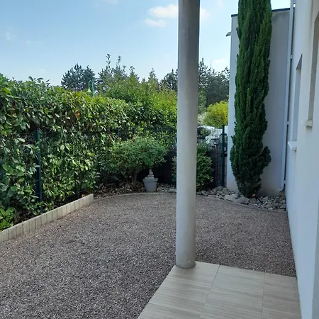 Maison Contemporaine Avec Piscine Proche Holiday home