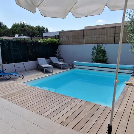 Maison Contemporaine Avec Piscine Proche Nyaraló