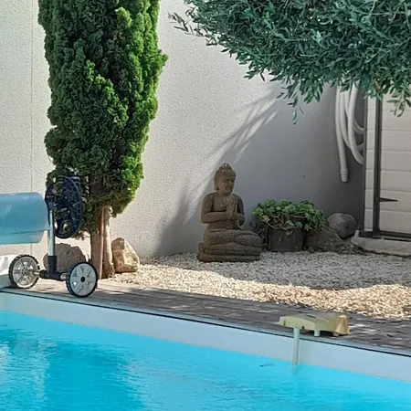 Maison Contemporaine Avec Piscine Proche Holiday home *